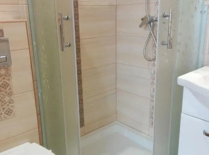 民宿 Halebaja 奥斯特罗沃